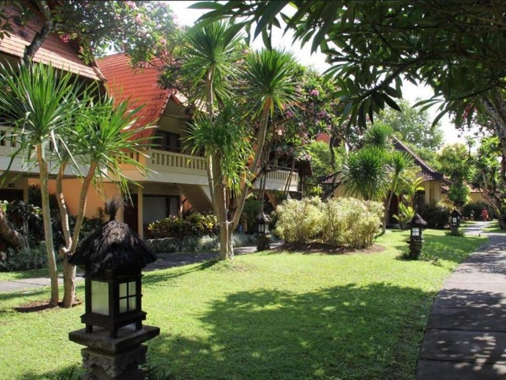 Besakih Beach Hotel Sanur Buitenkant foto