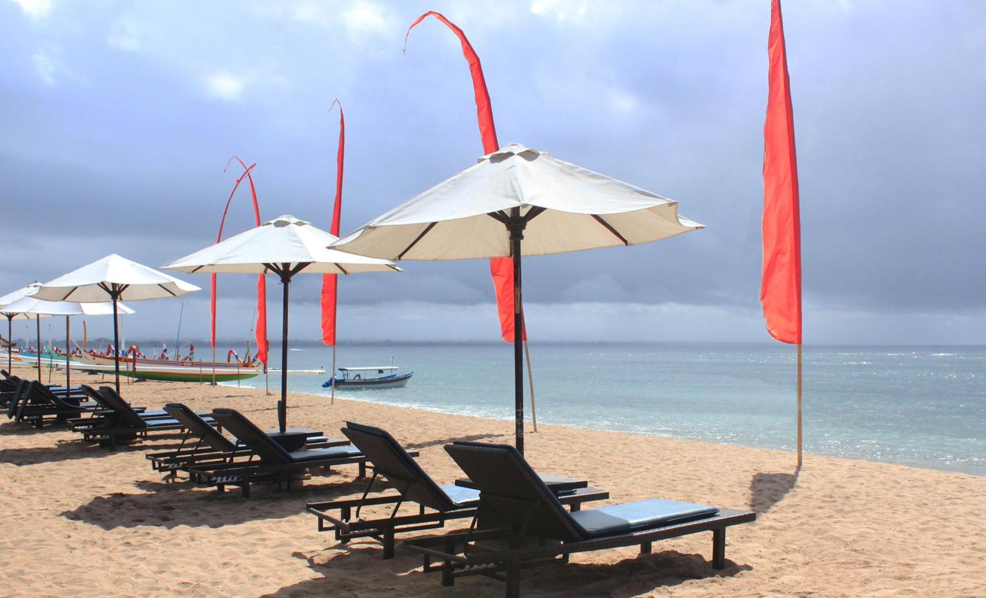 Besakih Beach Hotel Sanur Buitenkant foto