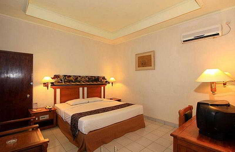 Besakih Beach Hotel Sanur Buitenkant foto