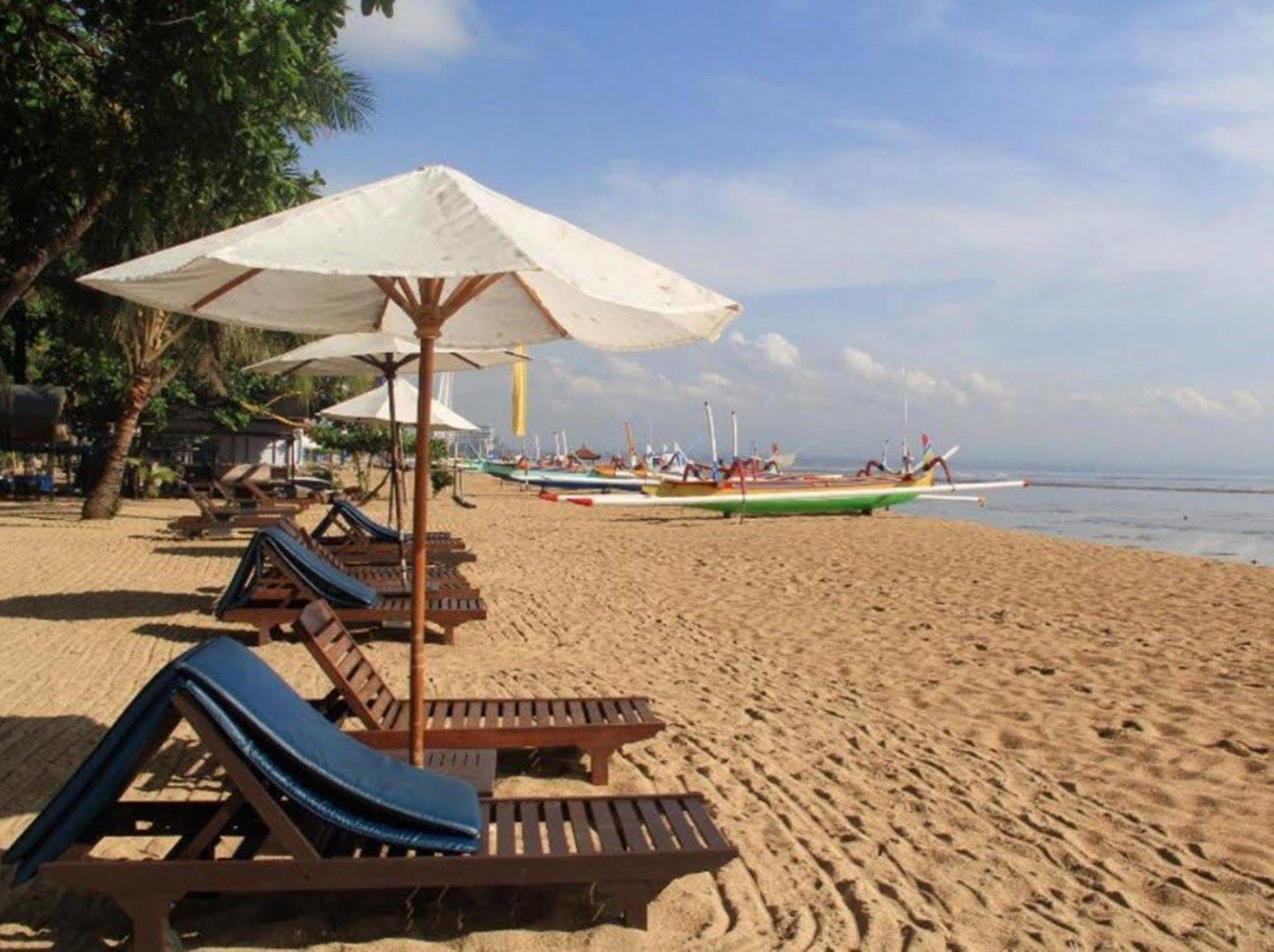 Besakih Beach Hotel Sanur Buitenkant foto